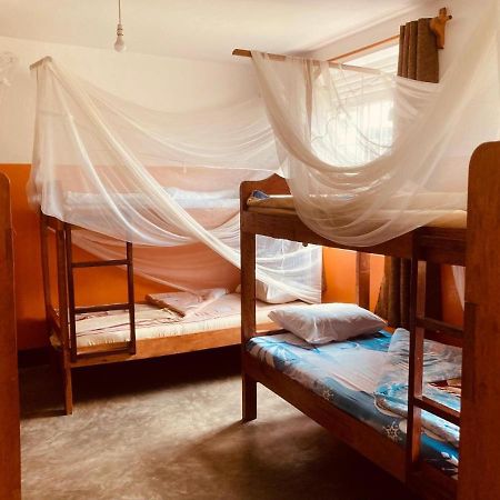 Yes Hostel Fort Portal Екстер'єр фото