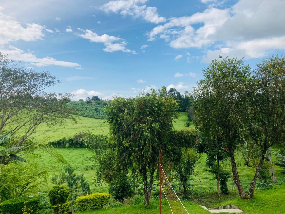 Yes Hostel Fort Portal Екстер'єр фото