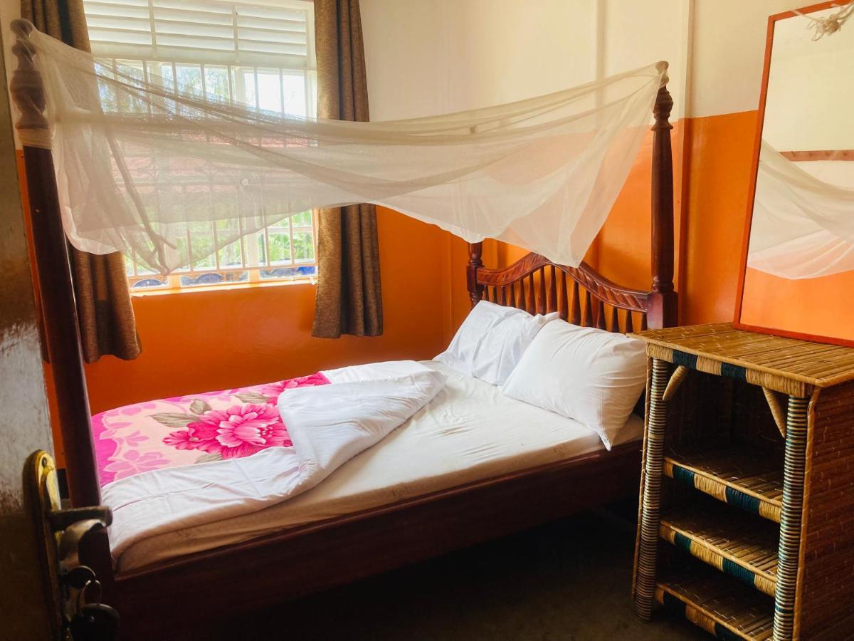 Yes Hostel Fort Portal Екстер'єр фото