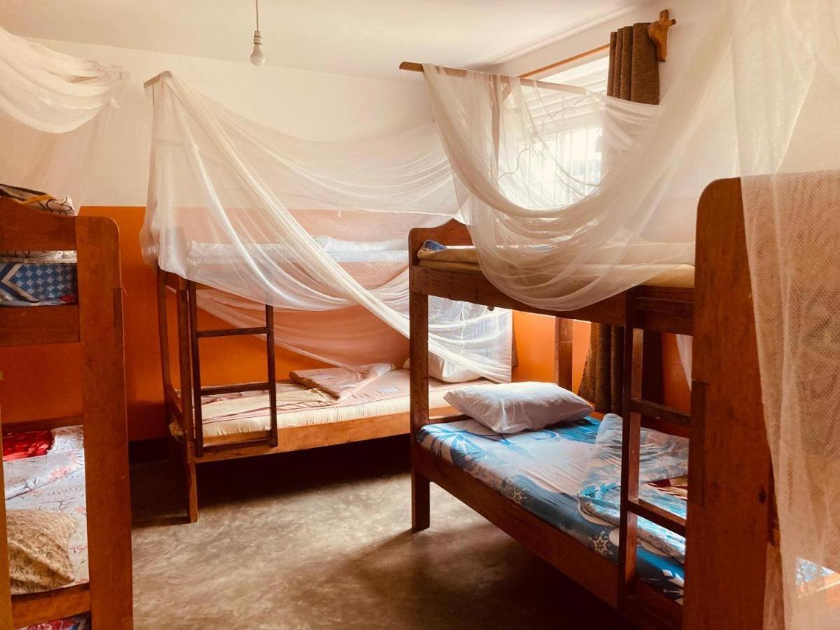 Yes Hostel Fort Portal Екстер'єр фото
