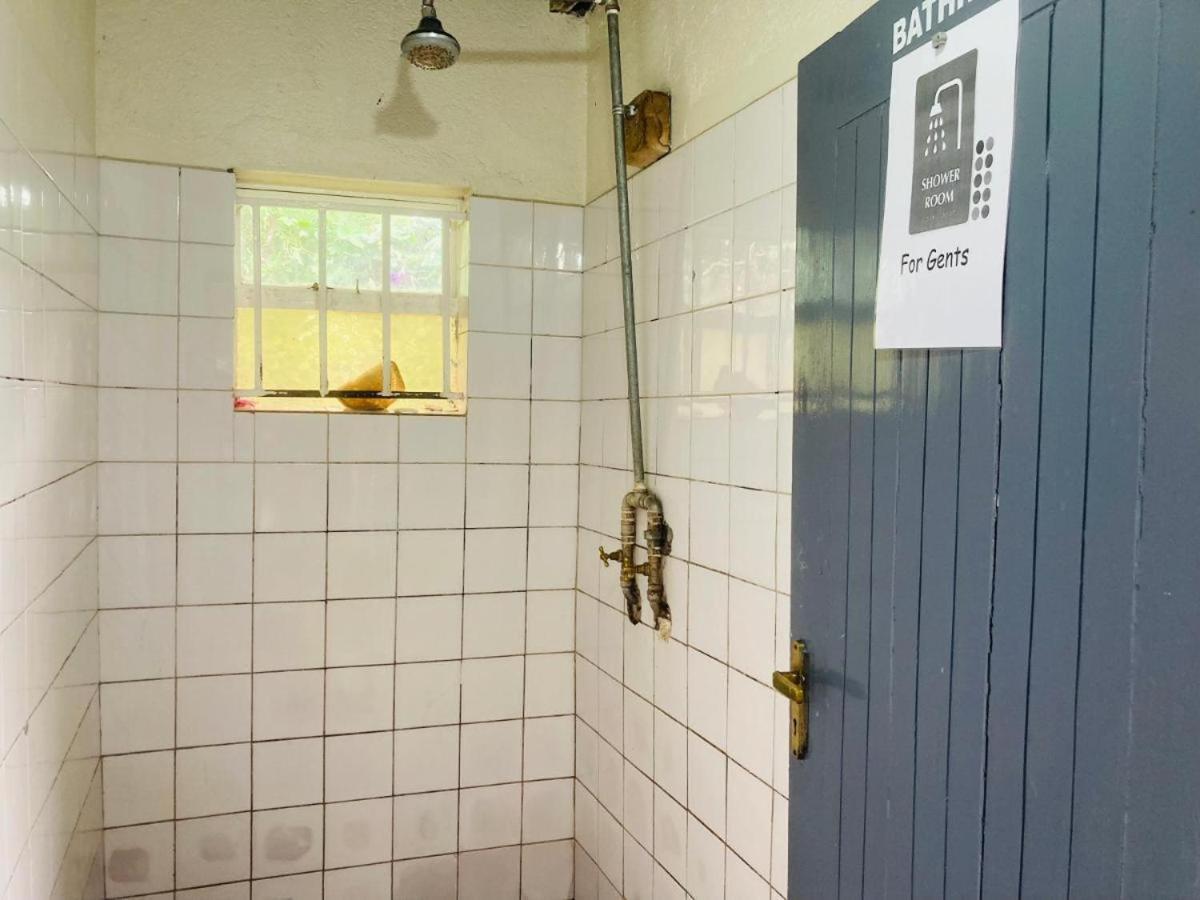 Yes Hostel Fort Portal Екстер'єр фото